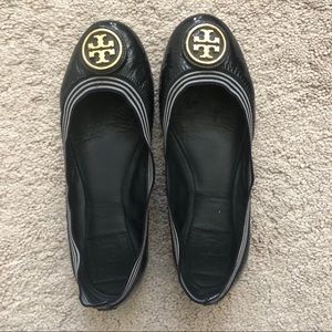 TORY BURCH navy blue flat shoe